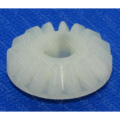 Шестерня пластикова для рейсмуса титан БРС 18-330Е (16 зубів прямо d 10*32)